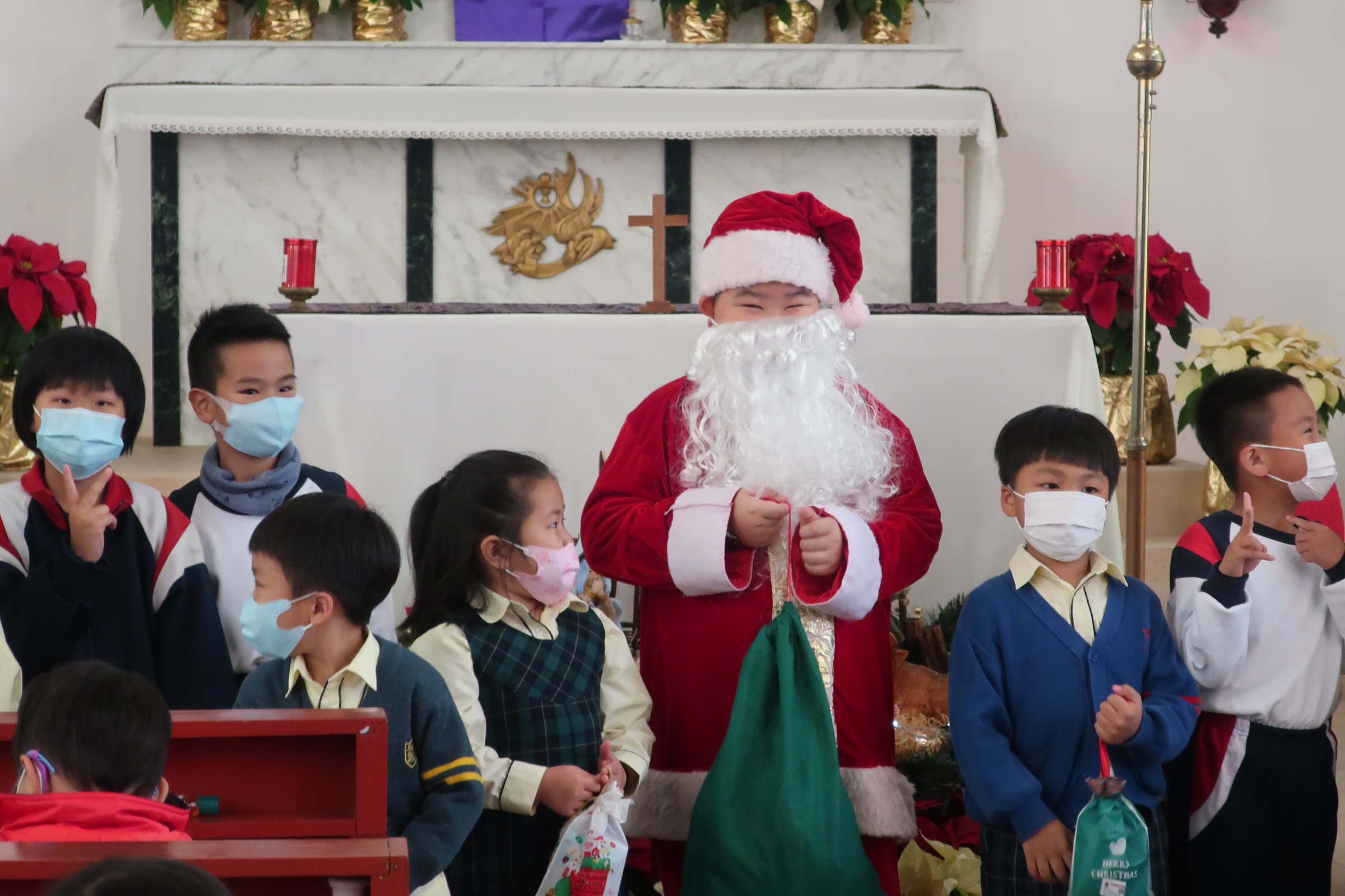 (21-22)2021-12-22–小學到本校報佳音