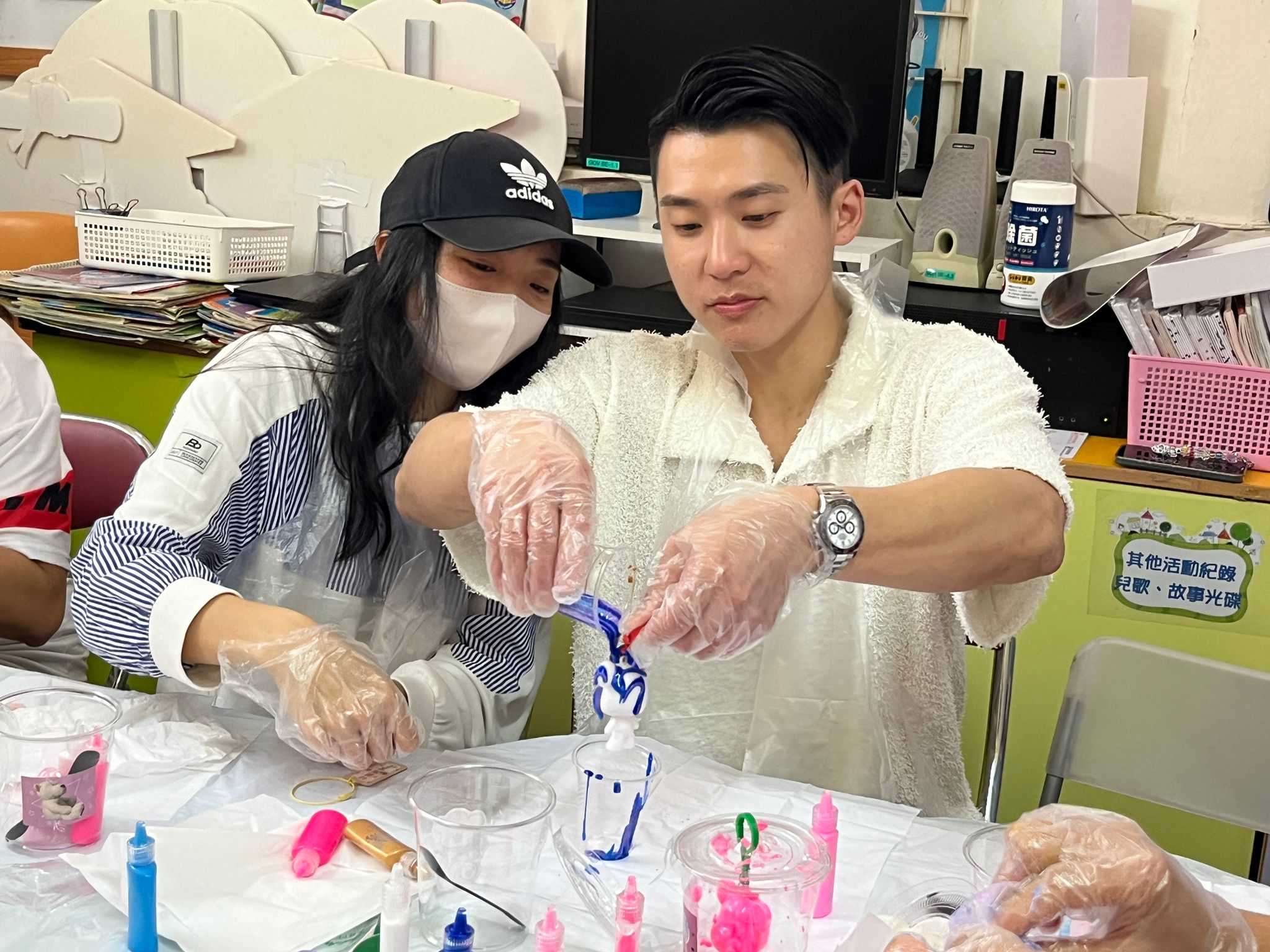 (24-25)2025-2-28–家長工作坊_彩虹流體畫