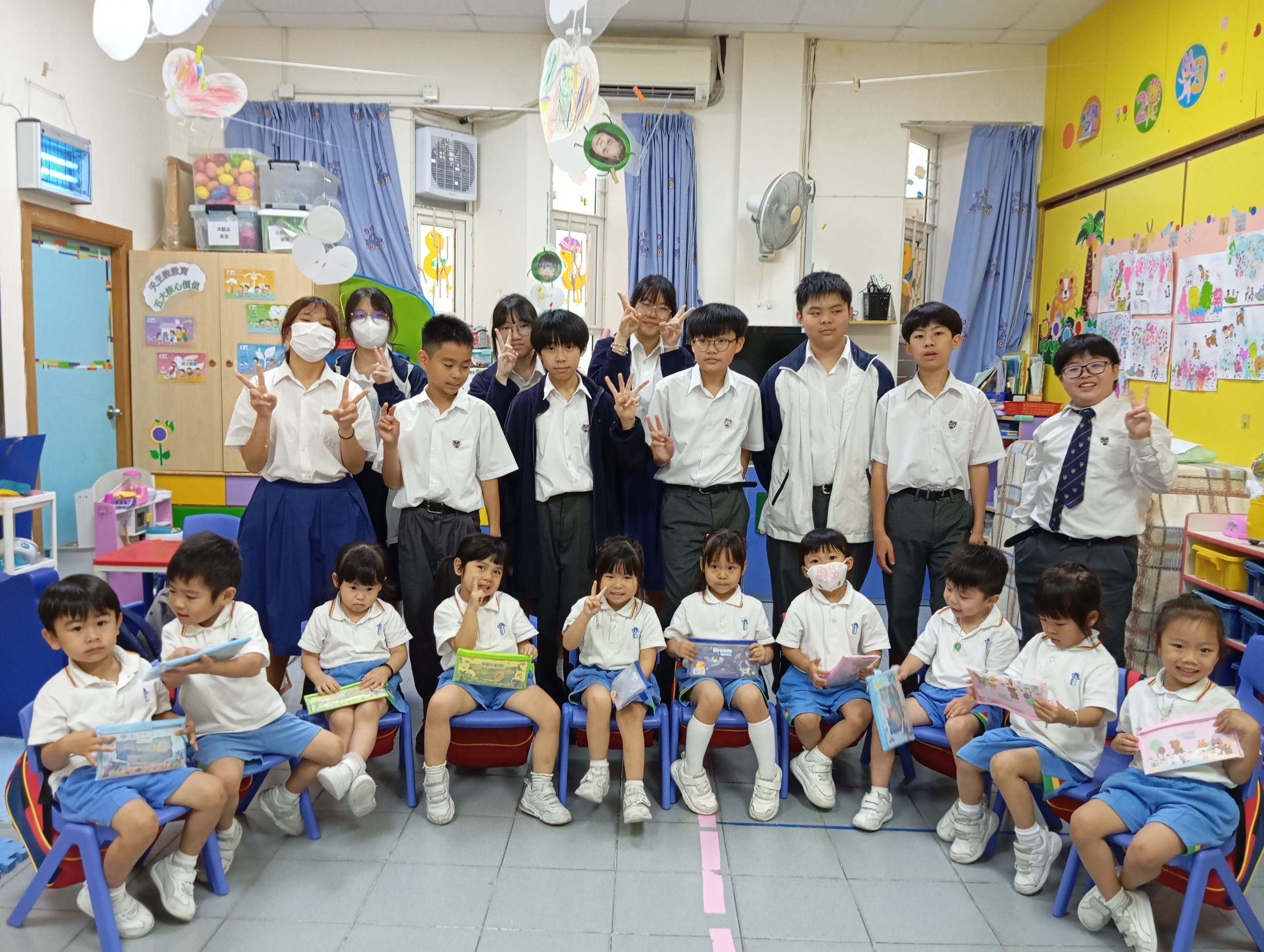 (24-25)2025-5-2–長洲官立中學學生到校義工服務(幼兒班)