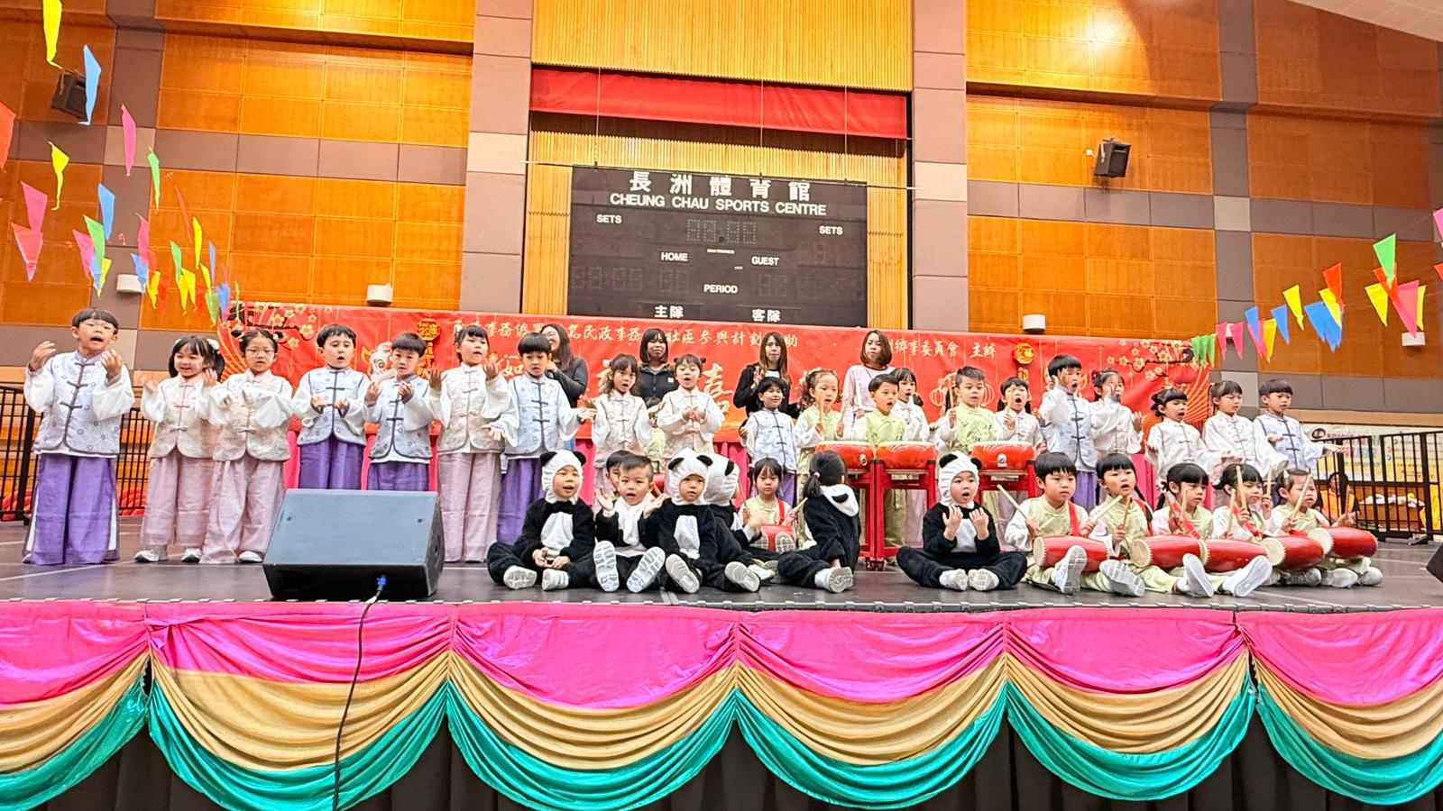 (25-26)2026-3-7–鄉事委員會主辦”新春嘉年華”表演